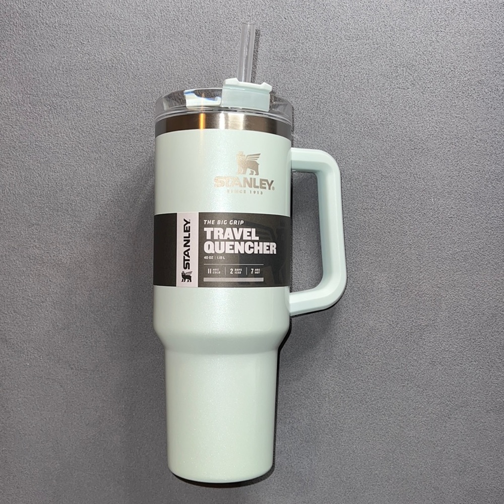 NWT STANLEY Adventure Quencher Travel Tumbler - 40 Oz - Spearmint Pearlescent